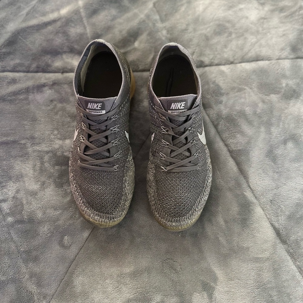 Nike Gray Air VaporMax Flyknit Asphalt Size: 9.5 - Picture 6 of 10